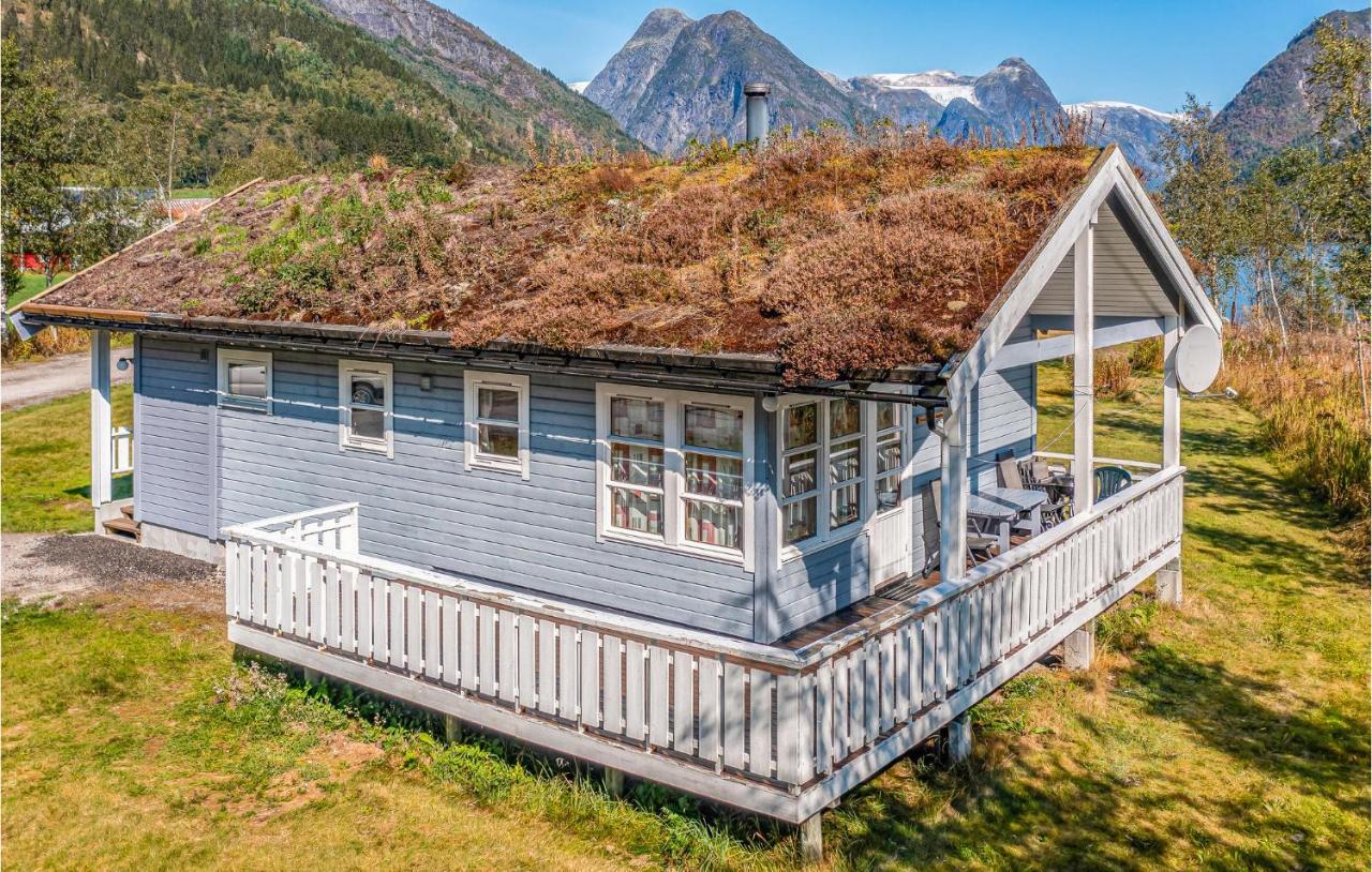 Cozy Home In Fjaerland With House A Mountain View 外观 照片