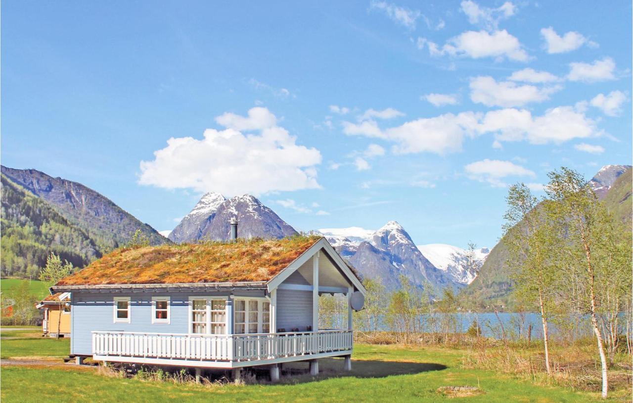 Cozy Home In Fjaerland With House A Mountain View 外观 照片