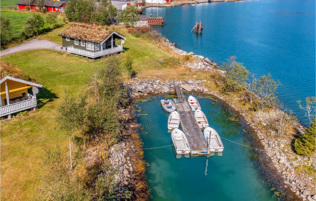 Cozy Home In Fjaerland With House A Mountain View 外观 照片