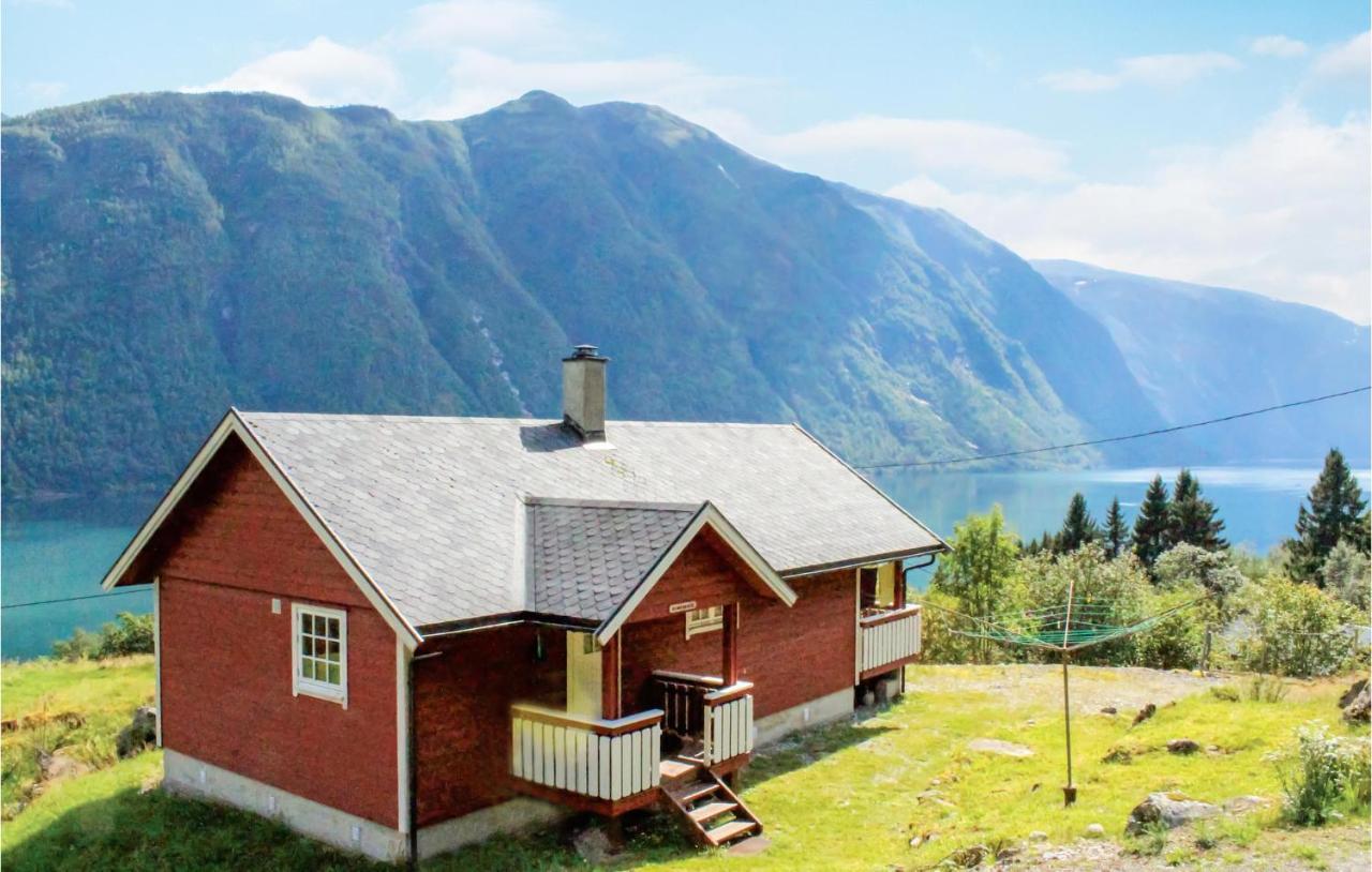 Cozy Home In Fjaerland With House A Mountain View 外观 照片