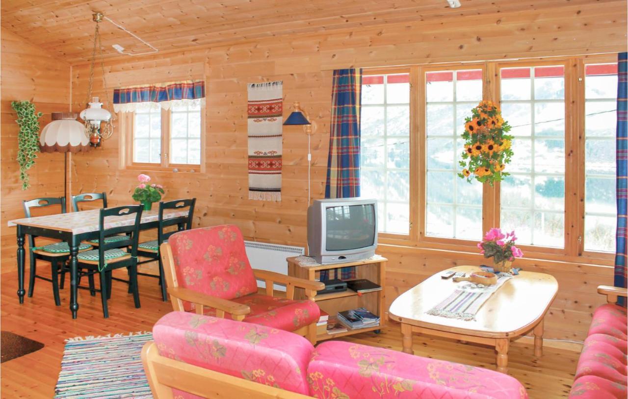 Cozy Home In Fjaerland With House A Mountain View 外观 照片