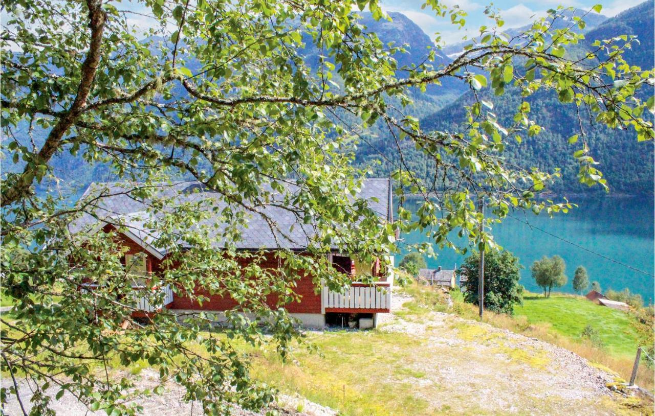 Cozy Home In Fjaerland With House A Mountain View 外观 照片