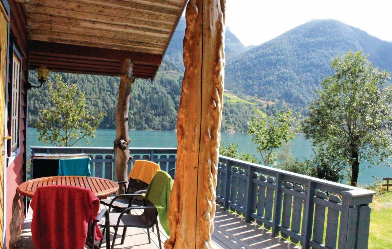 Cozy Home In Fjaerland With House A Mountain View 外观 照片