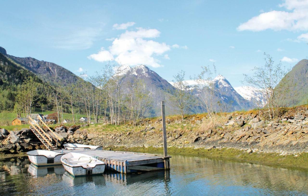Cozy Home In Fjaerland With House A Mountain View 外观 照片