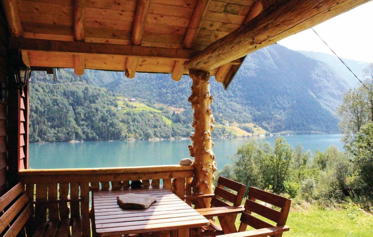 Cozy Home In Fjaerland With House A Mountain View 外观 照片